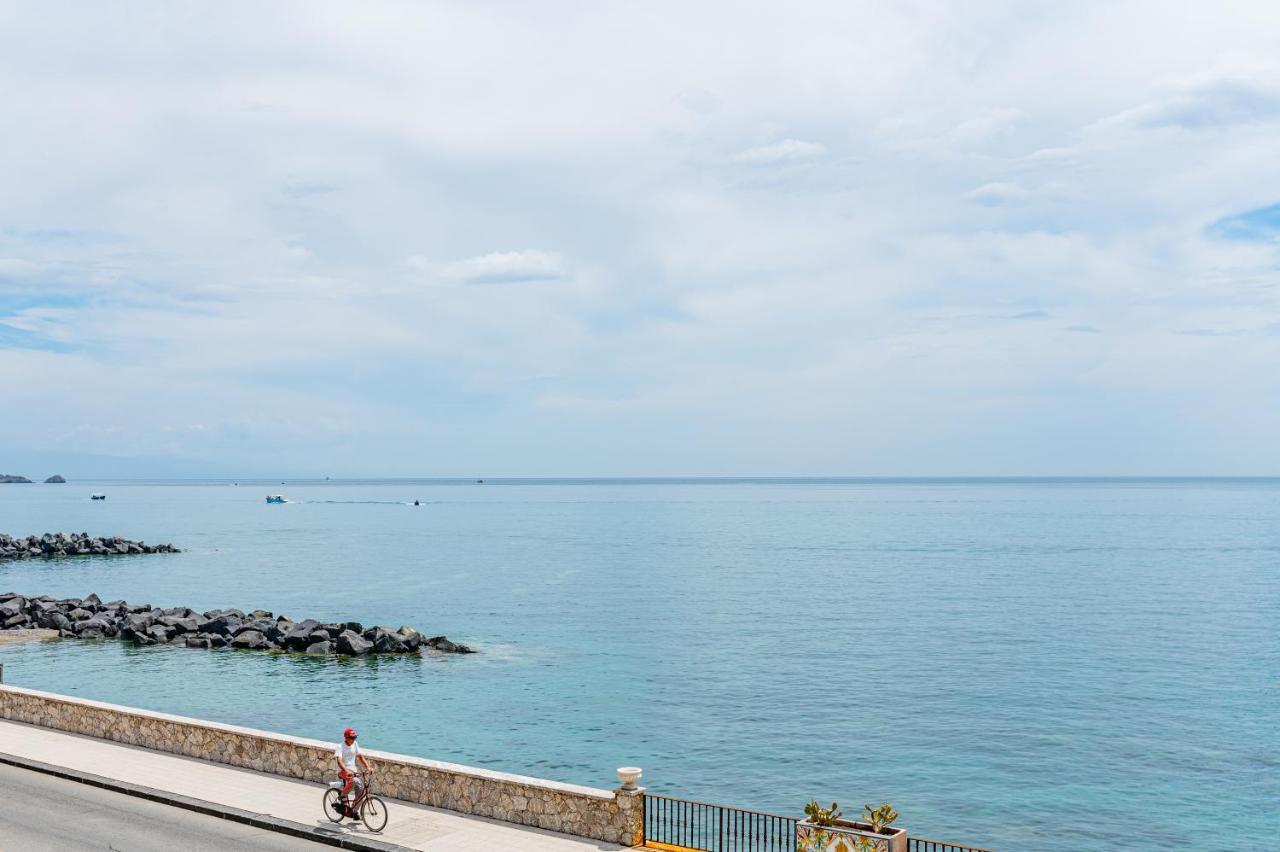 Naxos Marina Bay Bed & Breakfast Giardini Naxos Bagian luar foto